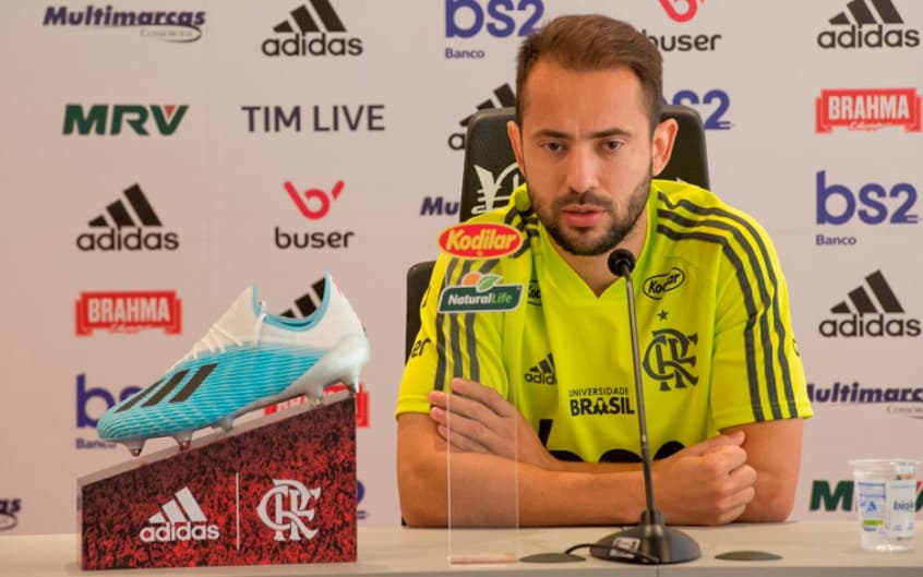 everton ribeiro coletiva imprensa flamengo