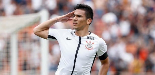 Corinthianos na web se irritam com chance de Balbuena no Flamengo