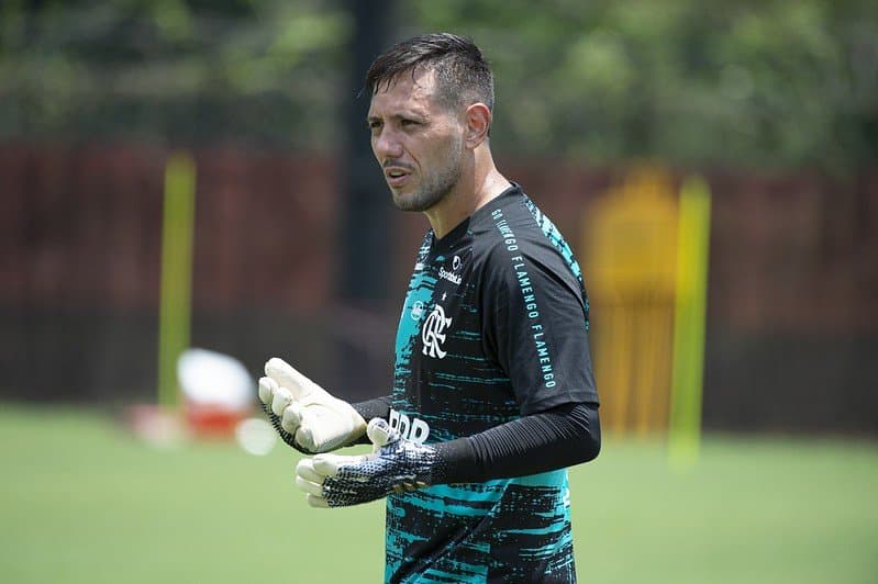 Crise política interna e eliminações da Copa do Brasil e da Libertadores seriam a razão pela não renovação de um dos principais jogadores do clube