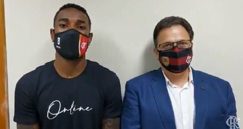 Gerson foi à DECRADI na manhã desta a terça-feira, 22, para dar andamento ao processo de racismo envolvendo Ramírez e Mano Menezes