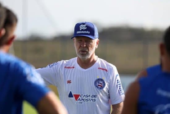 mano menezes flamengo bahia