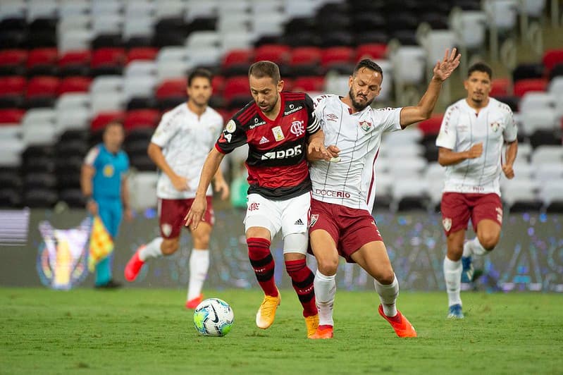 Flamengo abre o placar mas entra irreconhecível no 2º tempo e sofre virada do Fluminense nos acréscimos em jogo no Maracanã