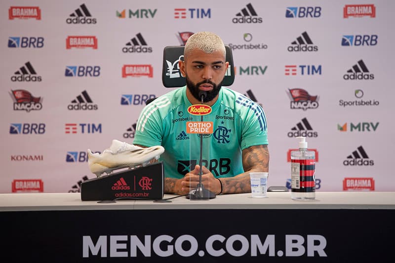 Durante coletiva de imprensa, Gabigol respondeu ainda sobre “falta de comando” dentro do clube e a briga pelo título do Campeonato Brasileiro