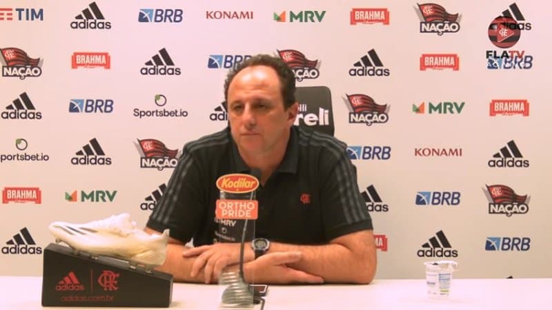 Durante coletiva de imprensa, Rogério Ceni reforçou a rotina de treinos em finalizações e definiu como “infelicidade” a perda de gols do time