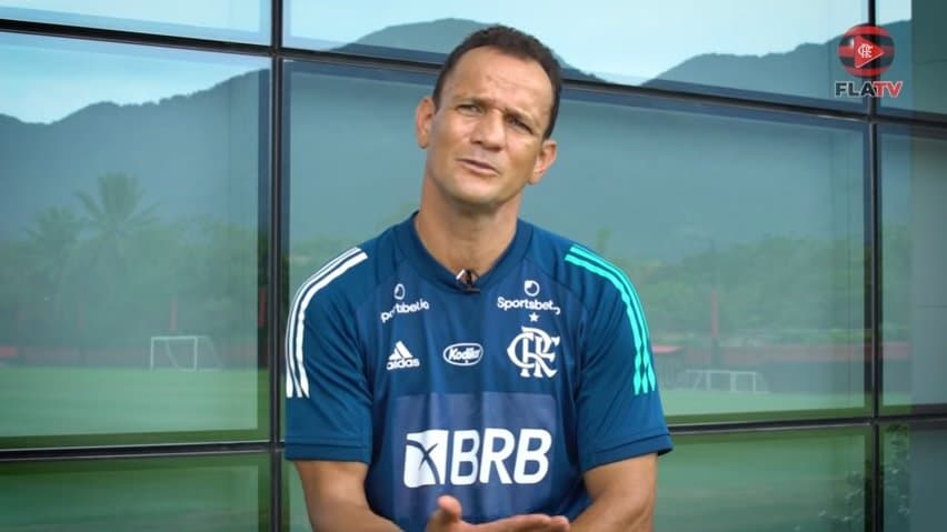 Nelson Simões Júnior faz parte da comissão técnica de Rogério Ceni desde o ano de 2017, quando ambos trabalharam juntos pelo Fortaleza