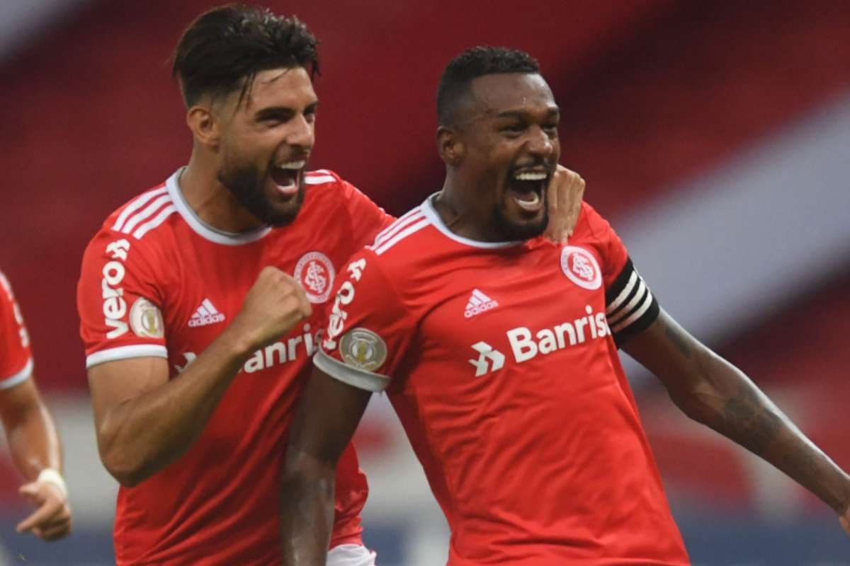 edenilson comemora gol flamengo