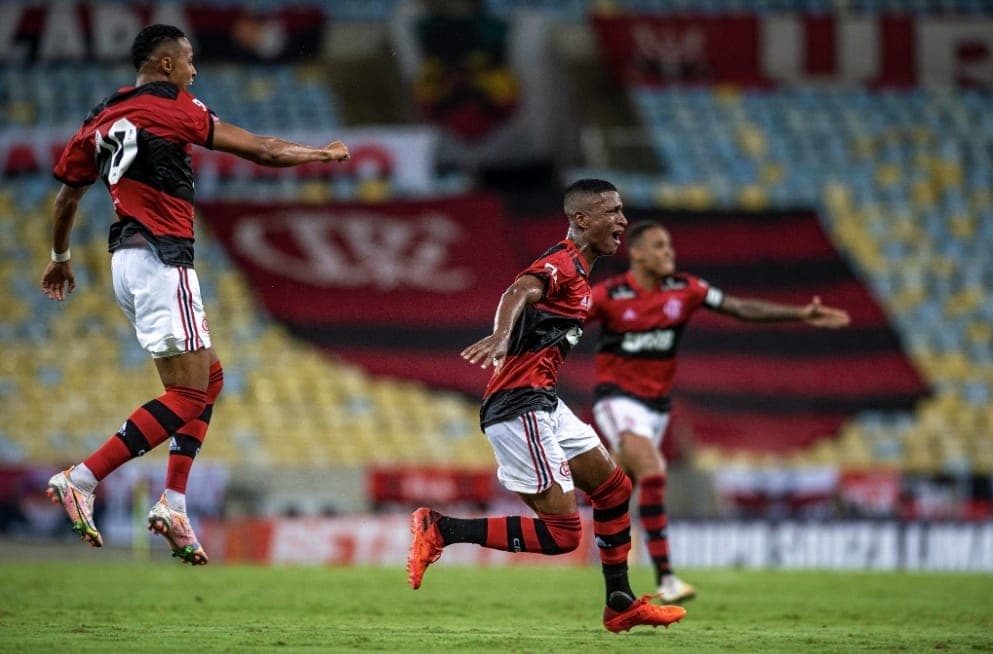 Max comemora seu único gol pelo Flamengo; jogador é suspeito de manipular apostas em partidas nos EUA