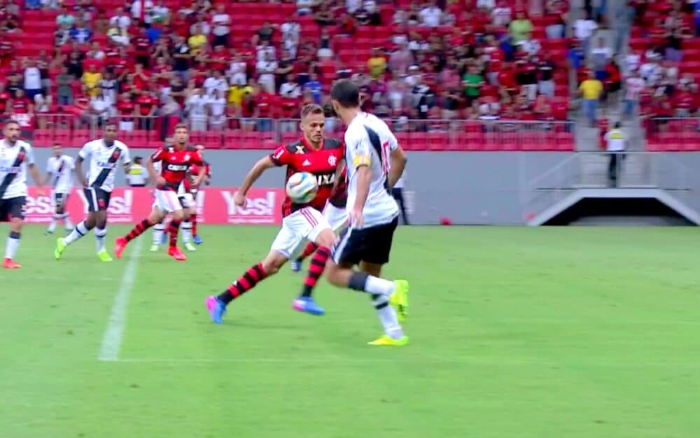 mão na bola flamengo