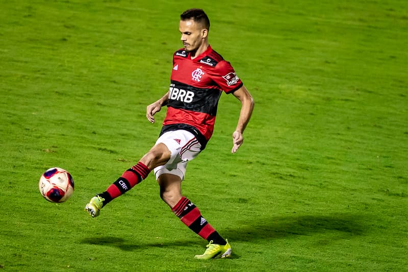 Renê pode desfalcar o Flamengo contra o Volta Redonda pelo Carioca