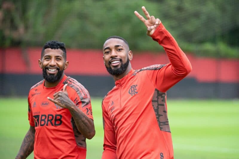 Gerson em treino do Flamengo em 2021.