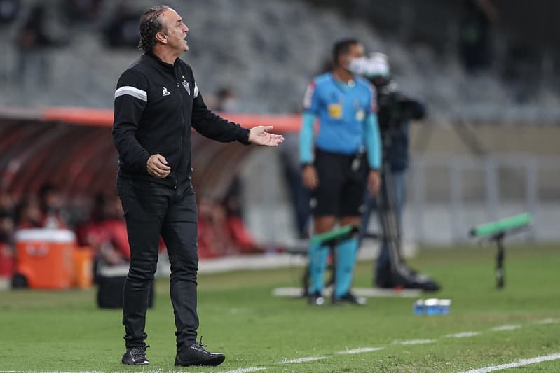 Técnico do Atlético, cuca lamenta ausência de seu time na Libertadores