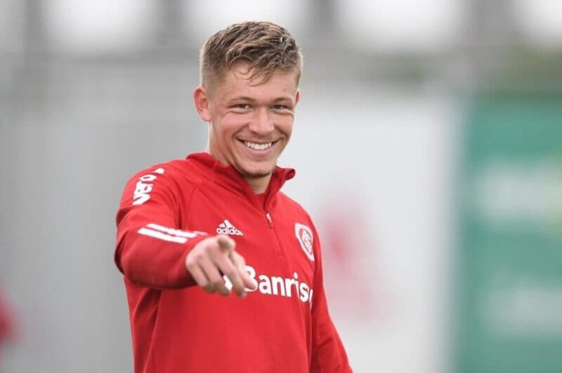 Bruno Fuchs atuando pelo Internacional Flamengo CSKA