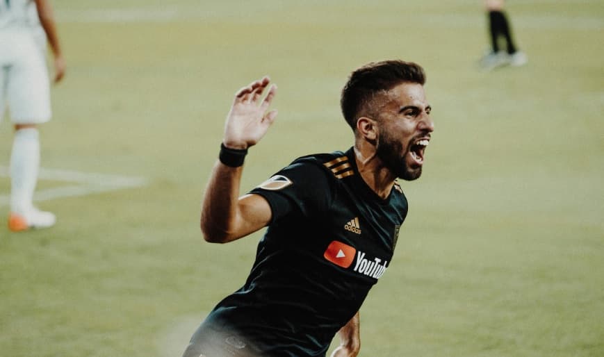 diego rossi na mira do flamengo