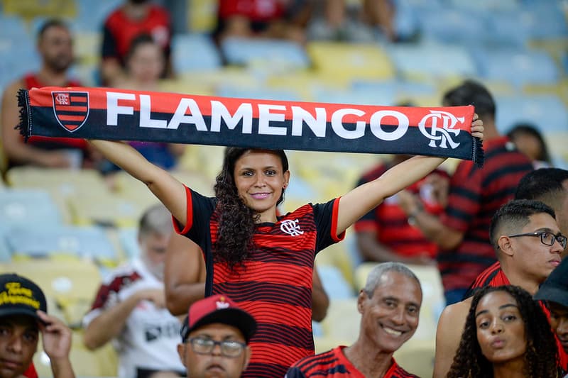 Torcedora do Flamengo no Maracanã.