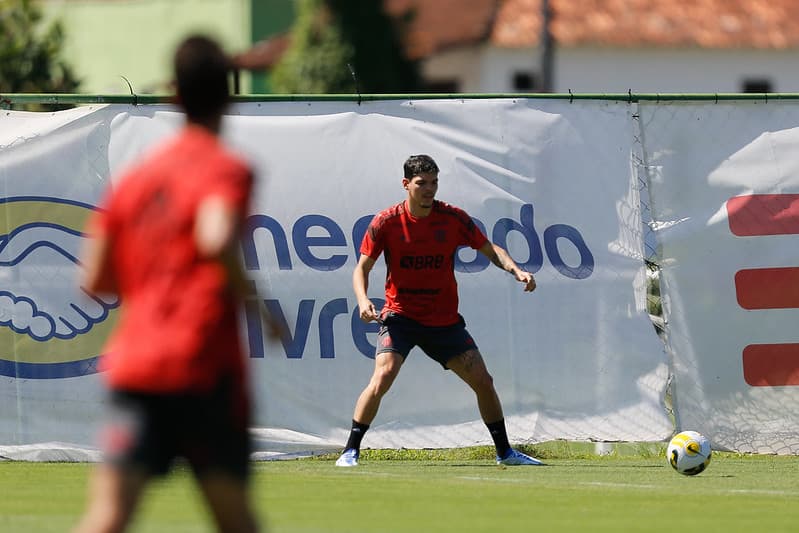 ayrton lucas e rodrigo caio