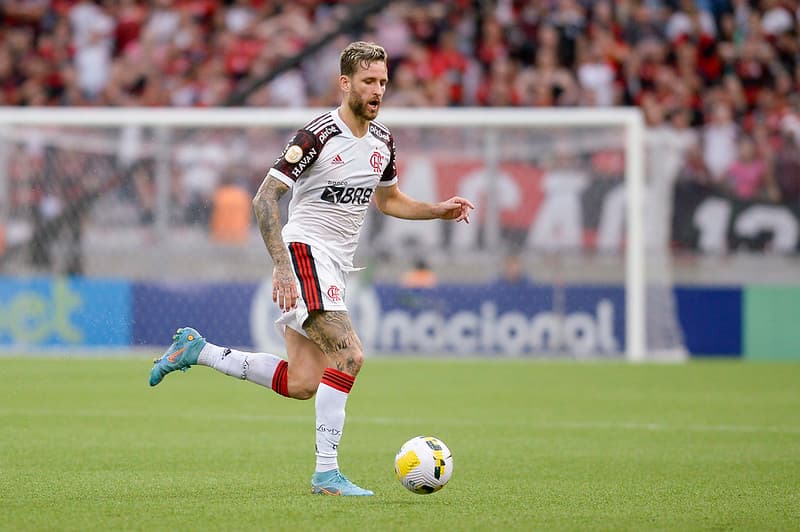 leo pereira athletico pr flamengo brasileirão 2022