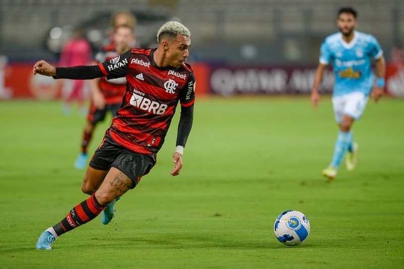 matheuzinho flamengo x sporting cristal libertadores 2022