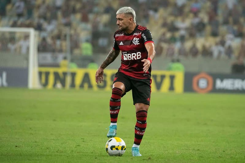 arrascaeta flamengo fluminense campeonato brasileiro 2022