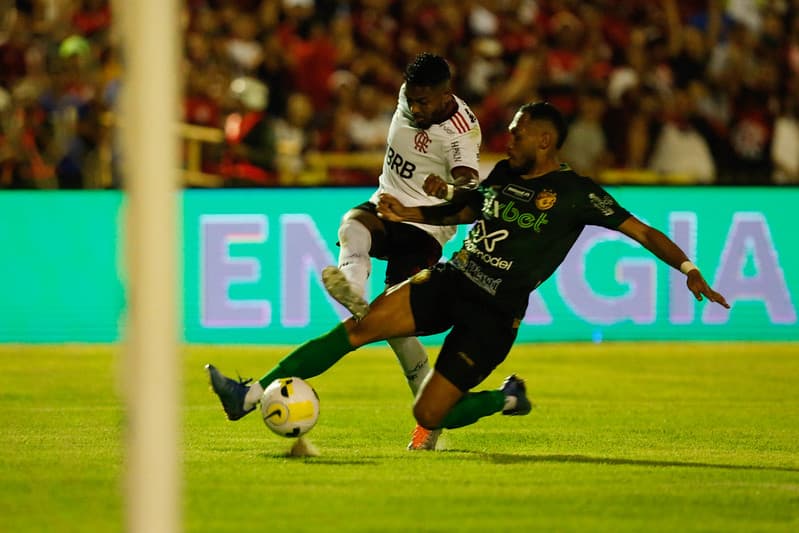 Com péssimo desempenho, Flamengo venceu o Altos no Piauí