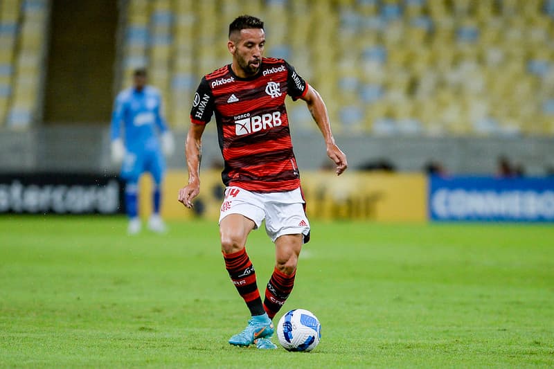 mauricio isla flamengo sporting cristal libertadores 2022