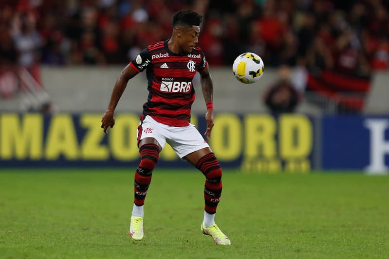 bruno henrique torção joelho flamengo cuiabá