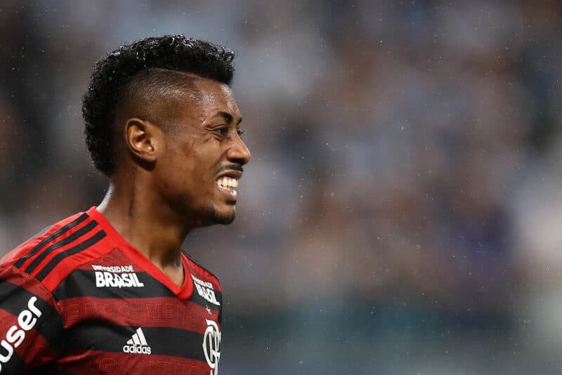 Bruno Henrique lamenta lance no empate em 1 a 1 com o Grêmio pelo primeiro confronto das semifinais da Libertadores 2019