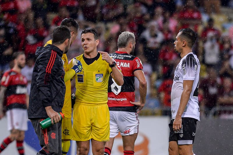 Árbitro Caio Max em Flamengo x Ceará, em 2021