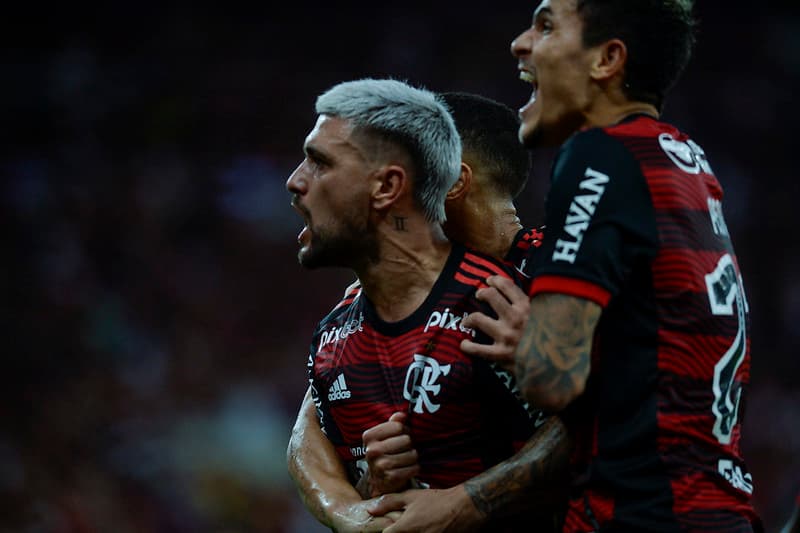Arrascaeta comemora gol do Flamengo