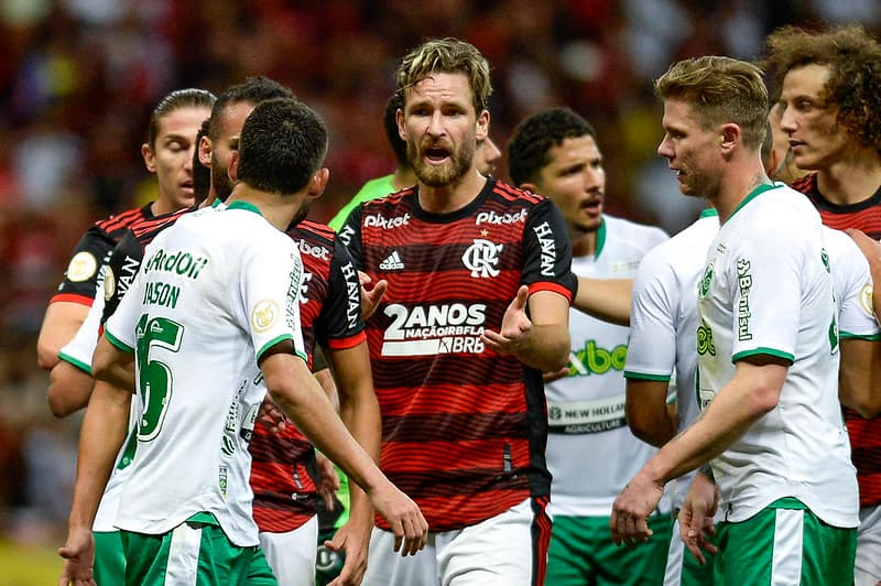 Léo Pereira juventude