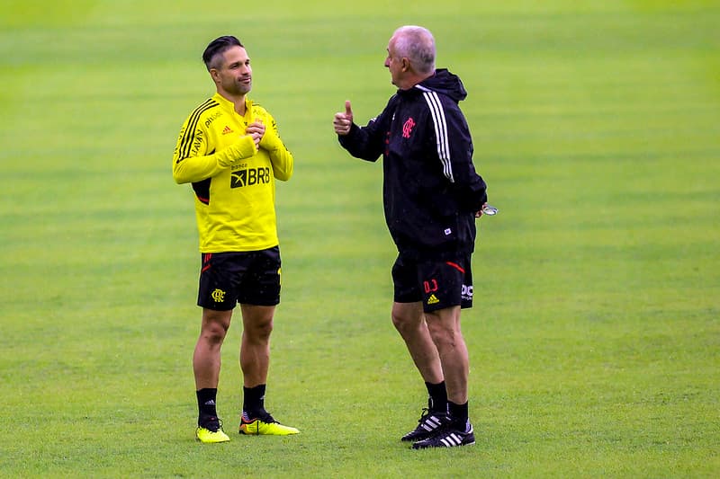 Dorival Junior no treino do Flamengo.