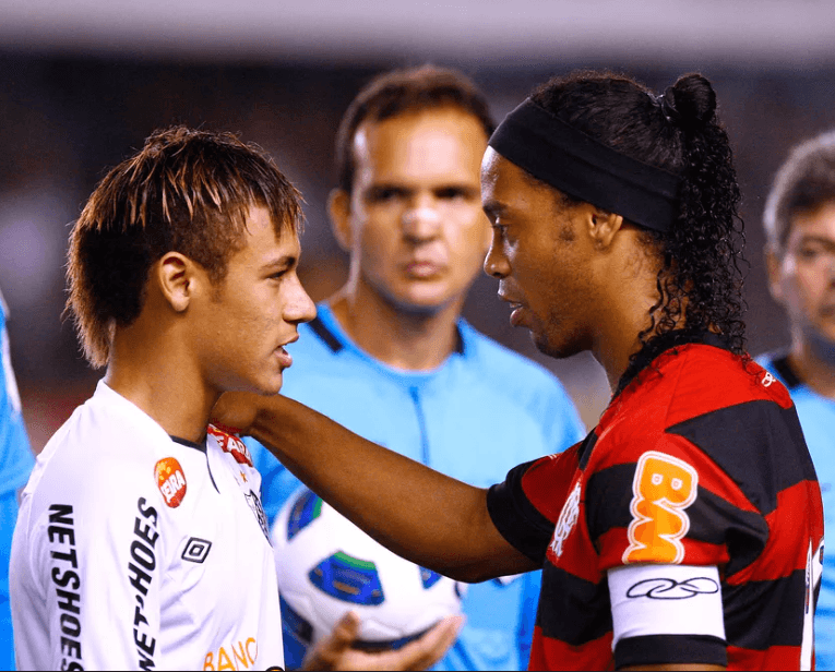 Flamengo 5x4 Santos completa 11 anos, partida teve show de Ronaldinho e Neymar