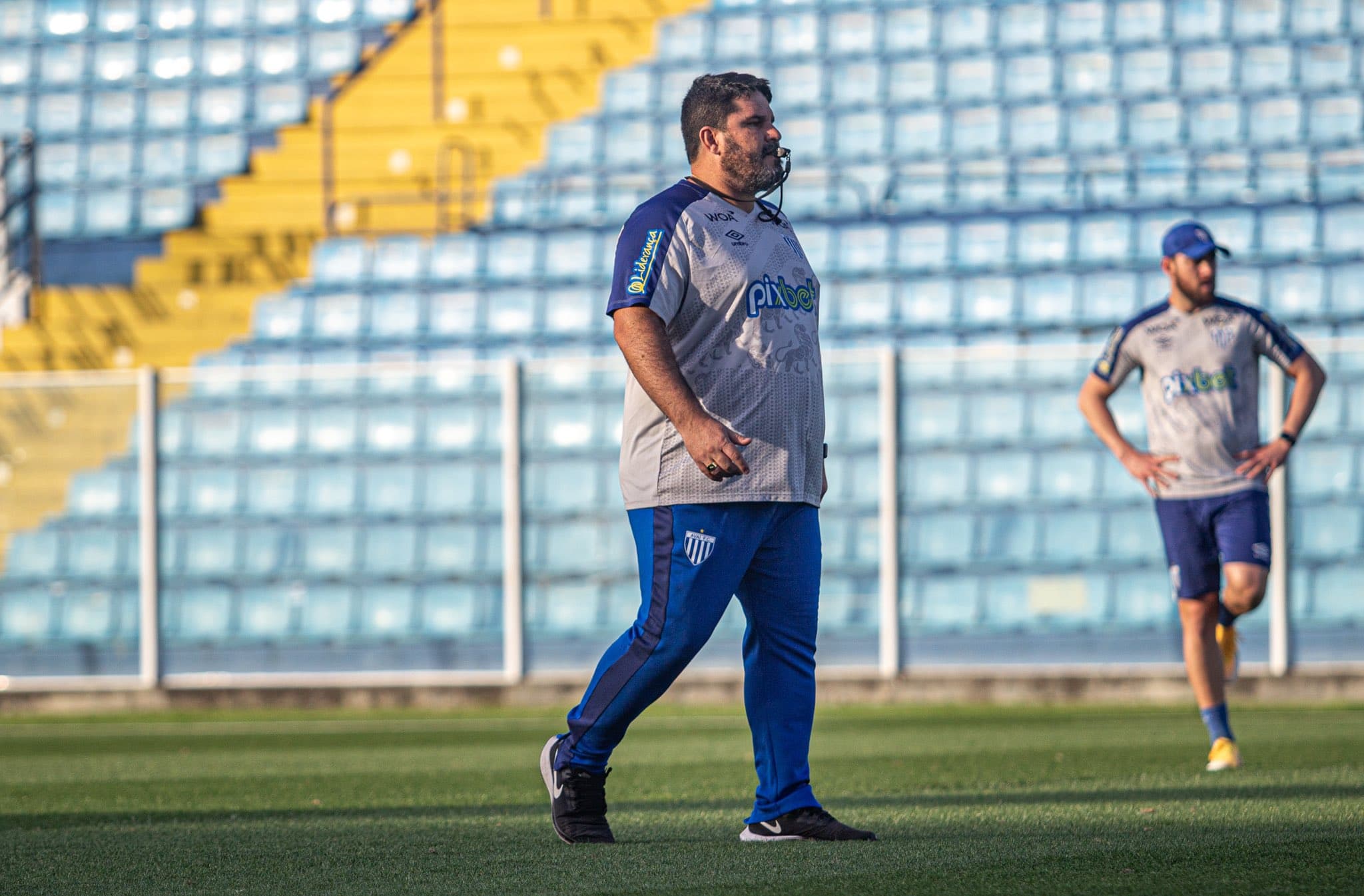 Barroca comanda treino do Avaí