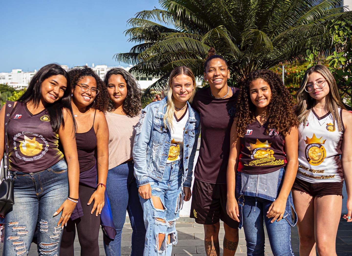 Ação de Marketing faz Flamengo receber meninas que estudam comunicação