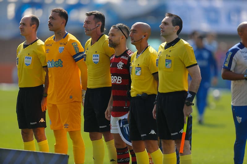 Arrascaeta desperdiçou alguns lances, mas fez outra boa partida. Flamengo vence e confirma bom momento do Flamengo no Brasileiro