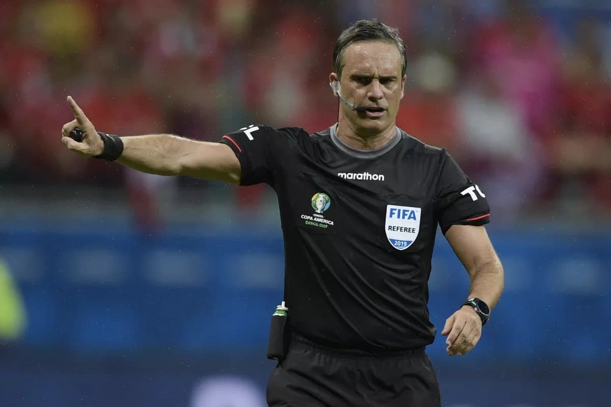 Árbitro Patricio Loustau vai apitar partida entre Flamengo e Corinthians pela Libertadores