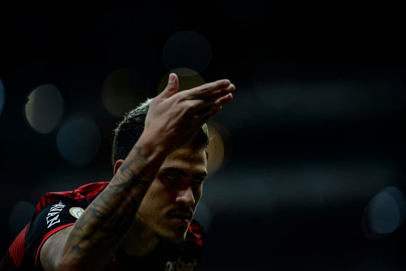 Melhores momentos: Pedro comemora com sua saudação a torcida após goleada em Brasília