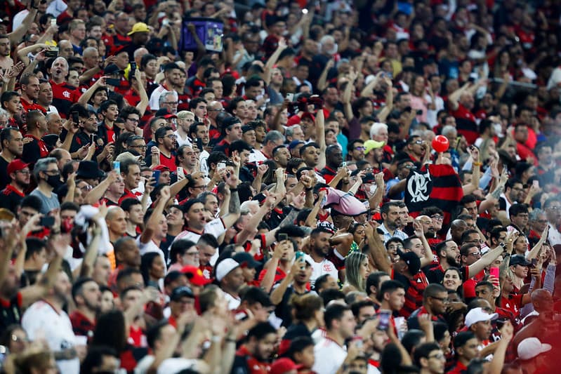 Torcida vibra no Maracanã com a goleada sobre o Tolima