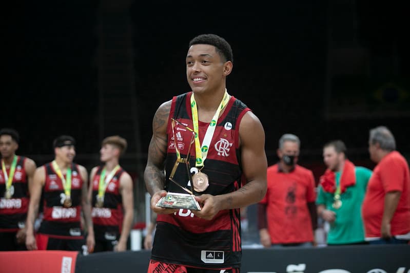 Yago, armador do Flamengo é destaque da partida do título brasileiro sobre os Estados Unidos