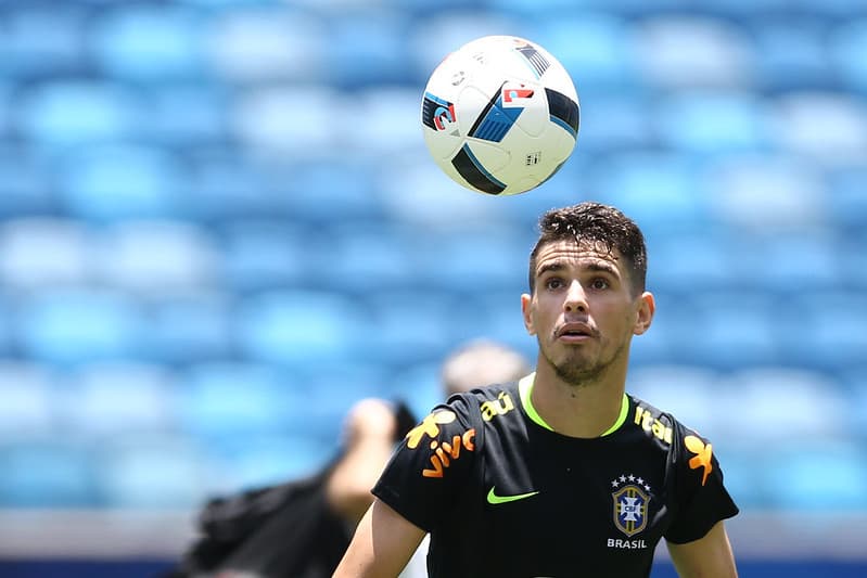 Oscar já jogou com outros jogadores do Flamengo