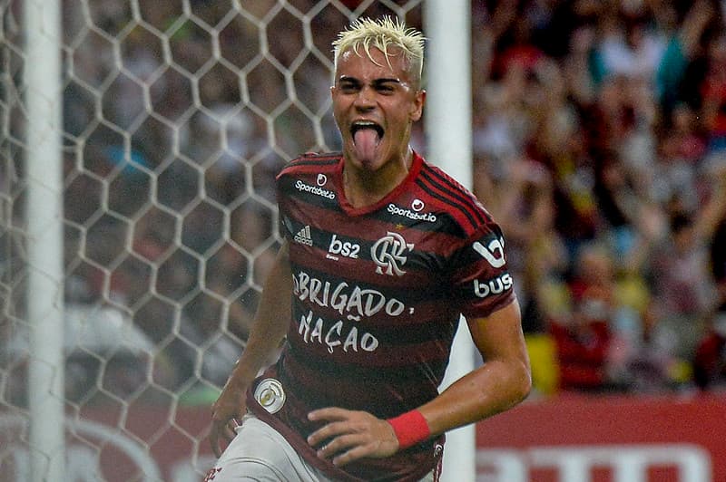 Reinier em ação pelo Flamengo em 2019
