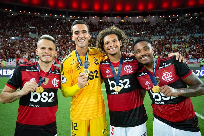 Vitinho, Arão, César e Renê deixaram o Flamengo nessa temporada