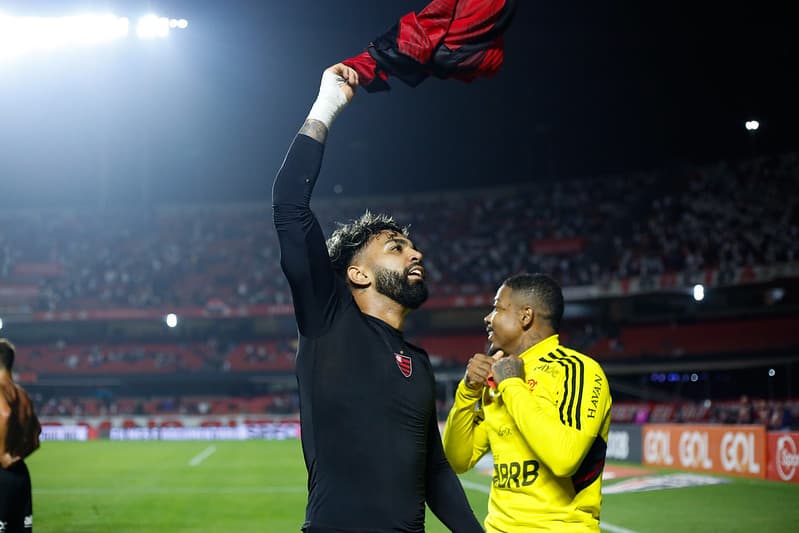 Gabigol comemora vitória no Morumbi