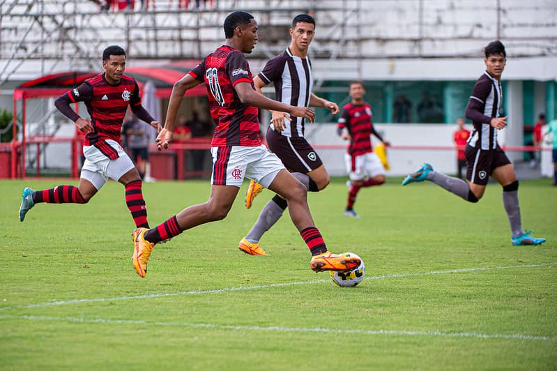Flamengo x Botafogo no Brasileiro Sub-17