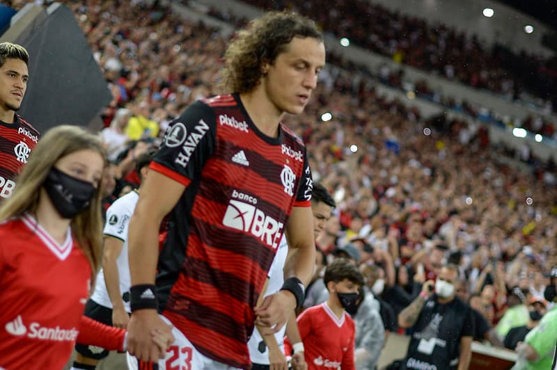 David Luiz entrando em campo com a camisa do Flamengo