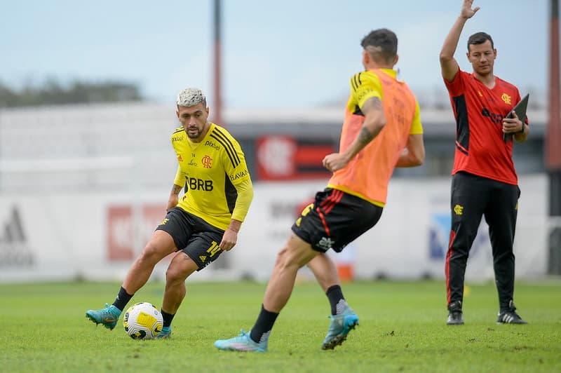 Arrascaeta no treino do Flamengo