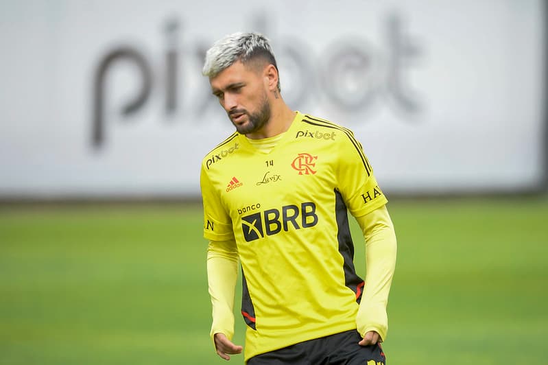 Arrascaeta em treino pelo Flamengo