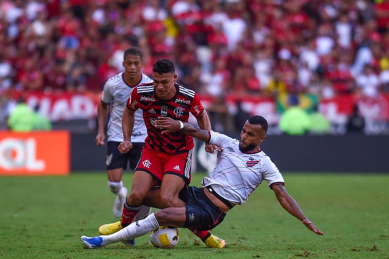 Flata violenta de Alex Santana em Victor Hugo.