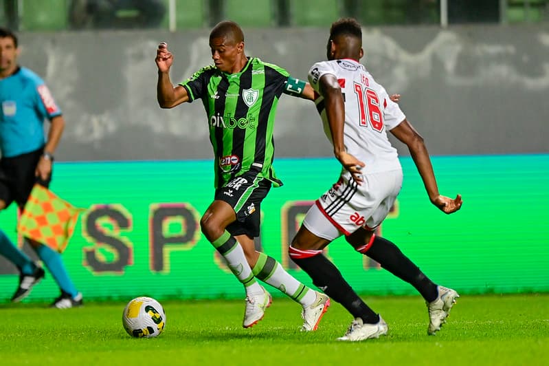 São Paulo e América-MG duelam por vaga na semifinal contra o Flamengo