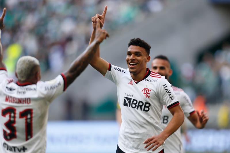 Victor Hugo marca gol pelo Sub-20 em retorno de lesão