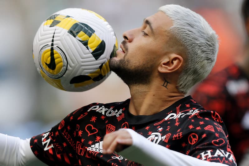 Arrascaeta no aquecimento do Flamengo